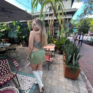 I am Gia green mini skirt